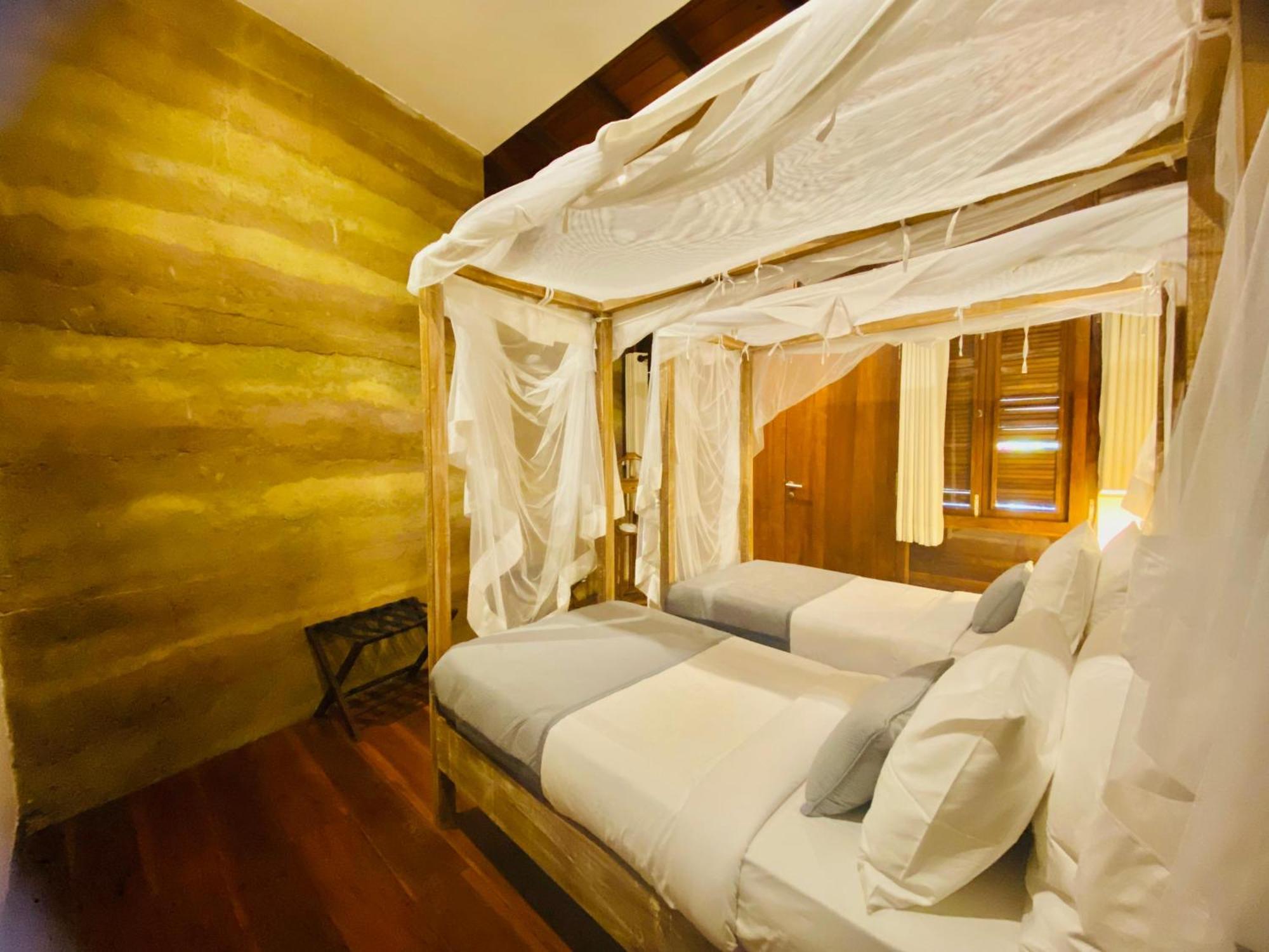 होटल No 05 Middle Street 3*